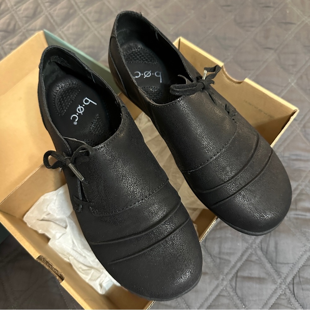 b.o.c. Delaney shoes Sz 8W new in box!